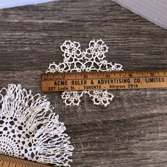 Elegant Hand Crocheted Vintage Doily Set - Picture 10 of 13